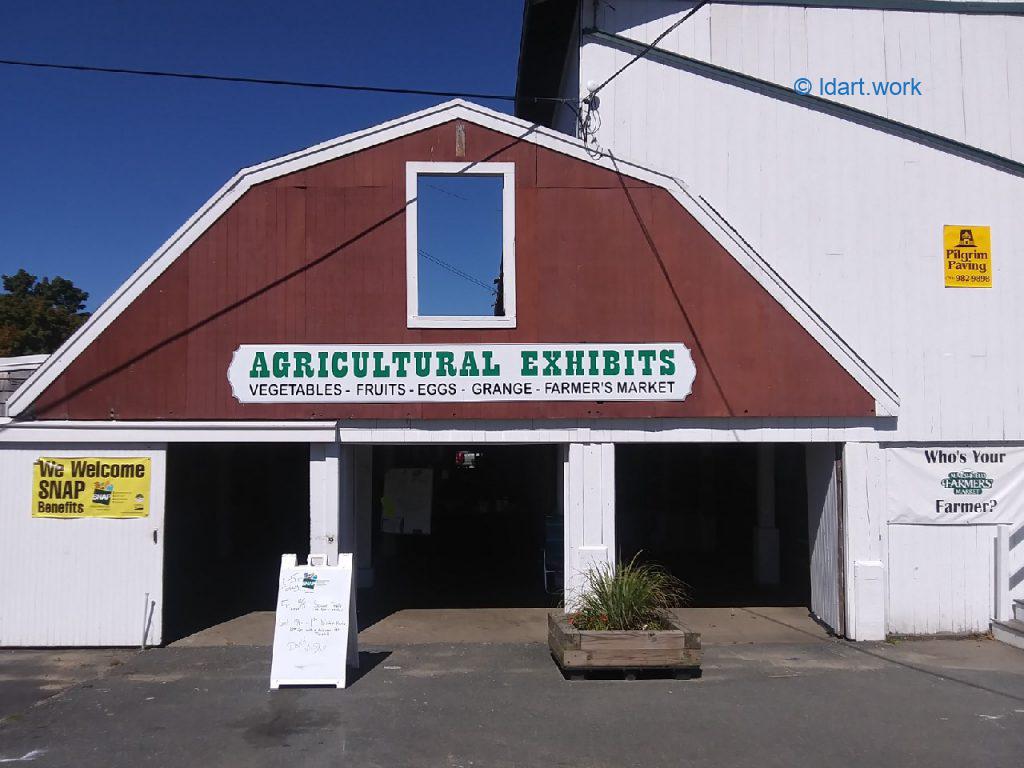 A farmers 'market in an historic barn - Marché, Marshfield, MA 2 Marshfield farmer's market