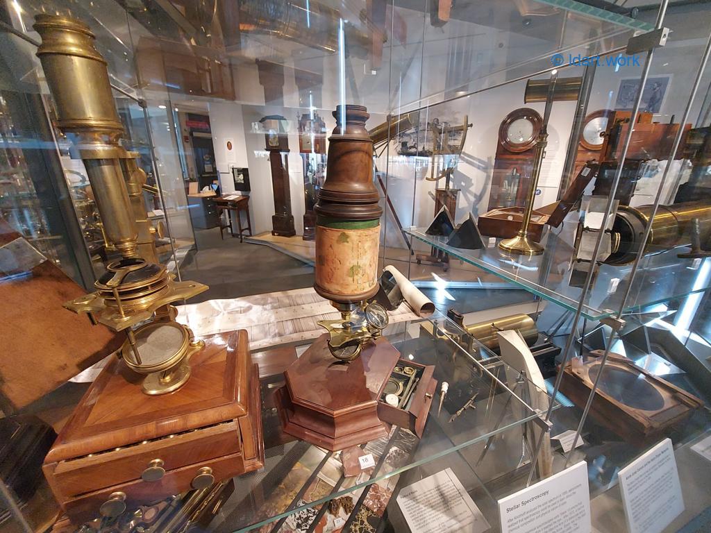 collection of historical scientific instruments at Harvard University