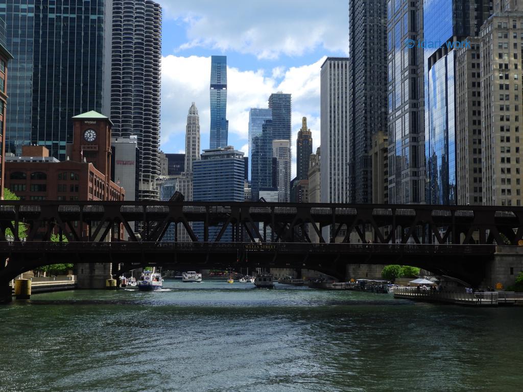 One of 37 iconic Chicago bridges